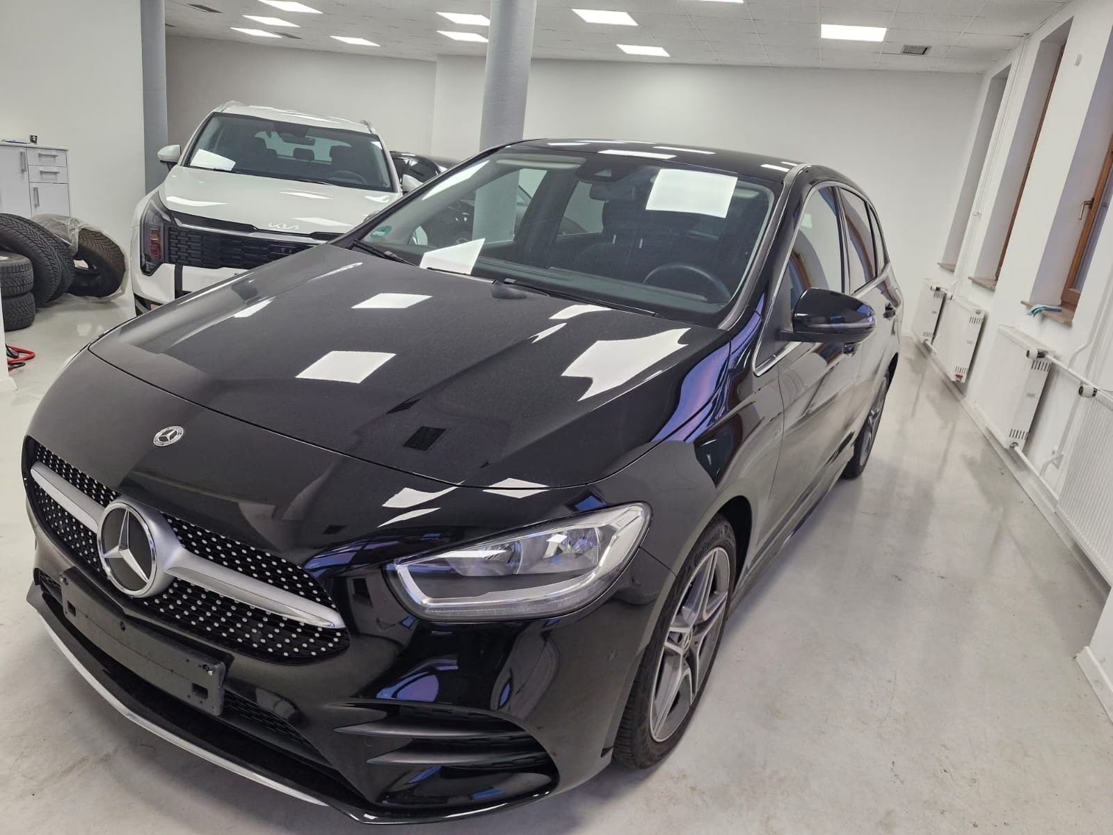 Mercedes-Benz B 250 e AMG LINE