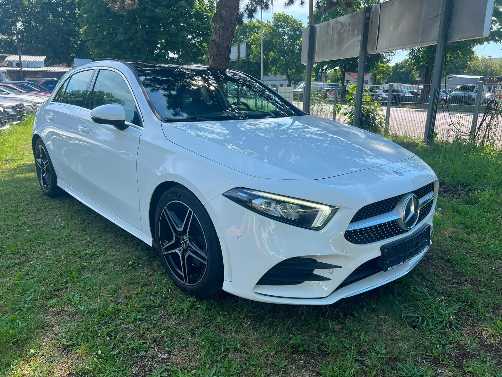 Mercedes-Benz - Vue 1